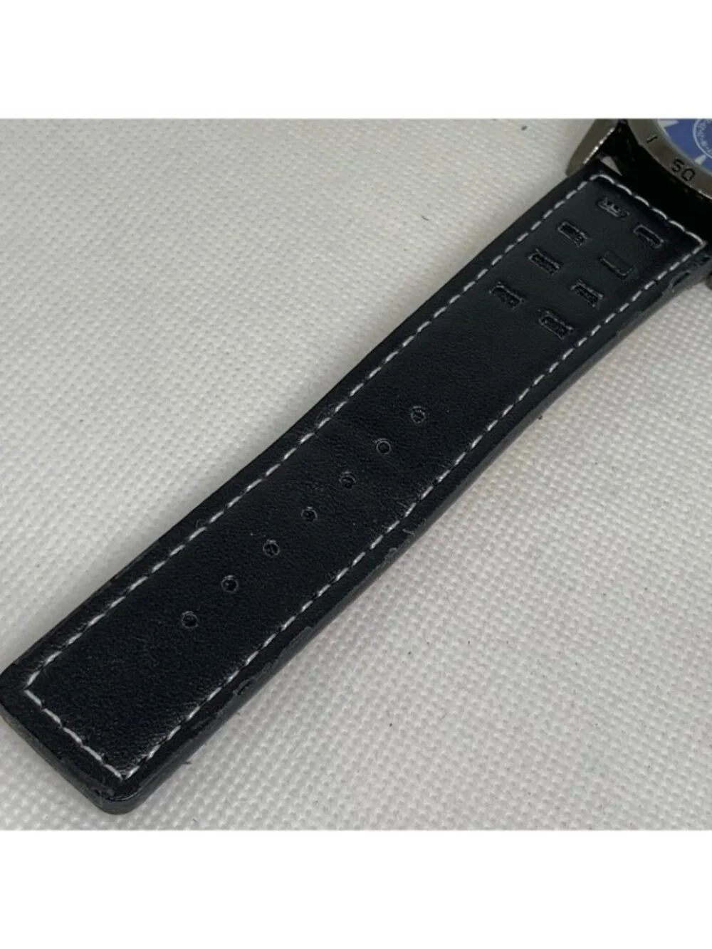 Men’s black tone quartz analog watch 46mm black leather band running